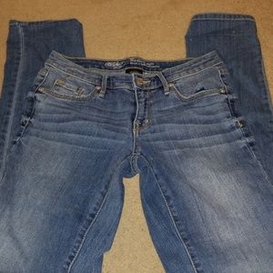 Mid rise straight leg jeans